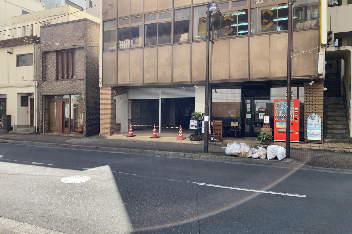 松戸駅西口方面の「日本蕎麦 田中家」跡地の内装が解体されていました